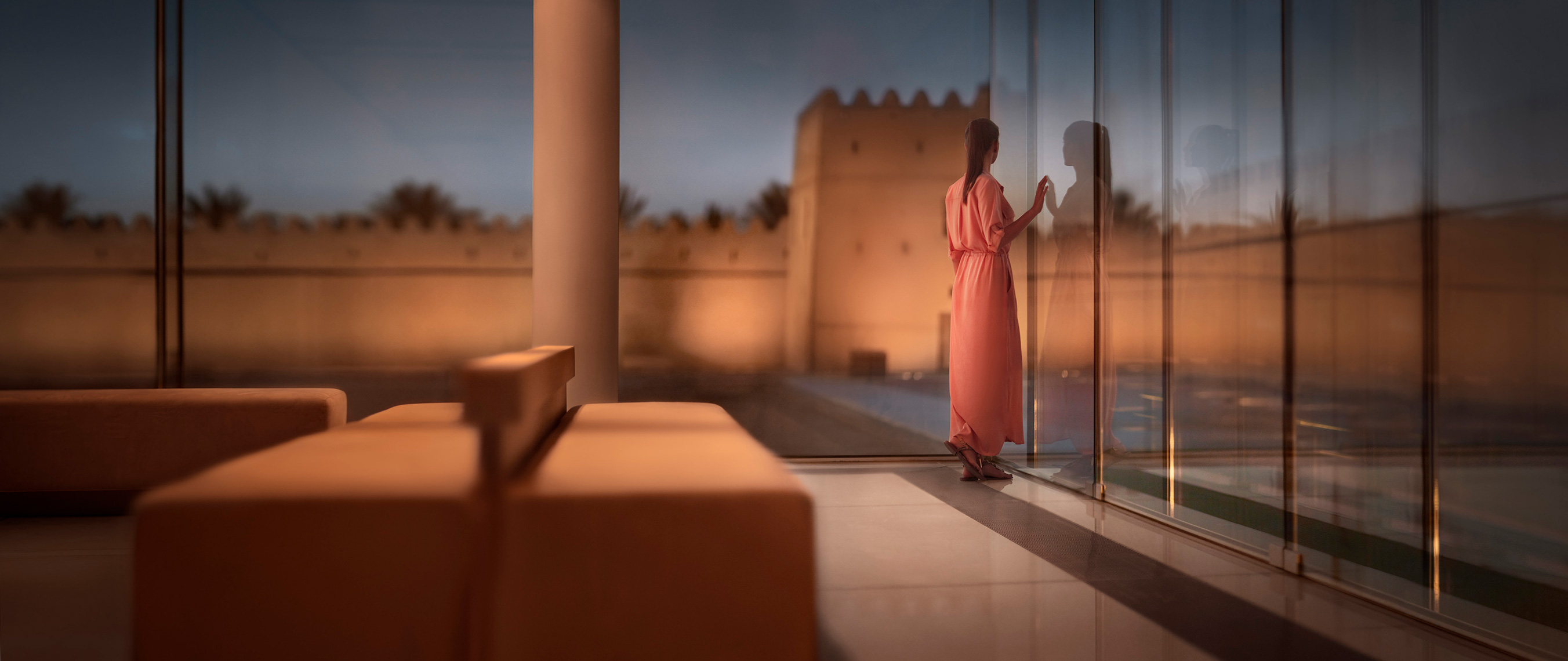 ABU_DHABI_MUJWAJI_FORT_WOMAN_WEBSITE