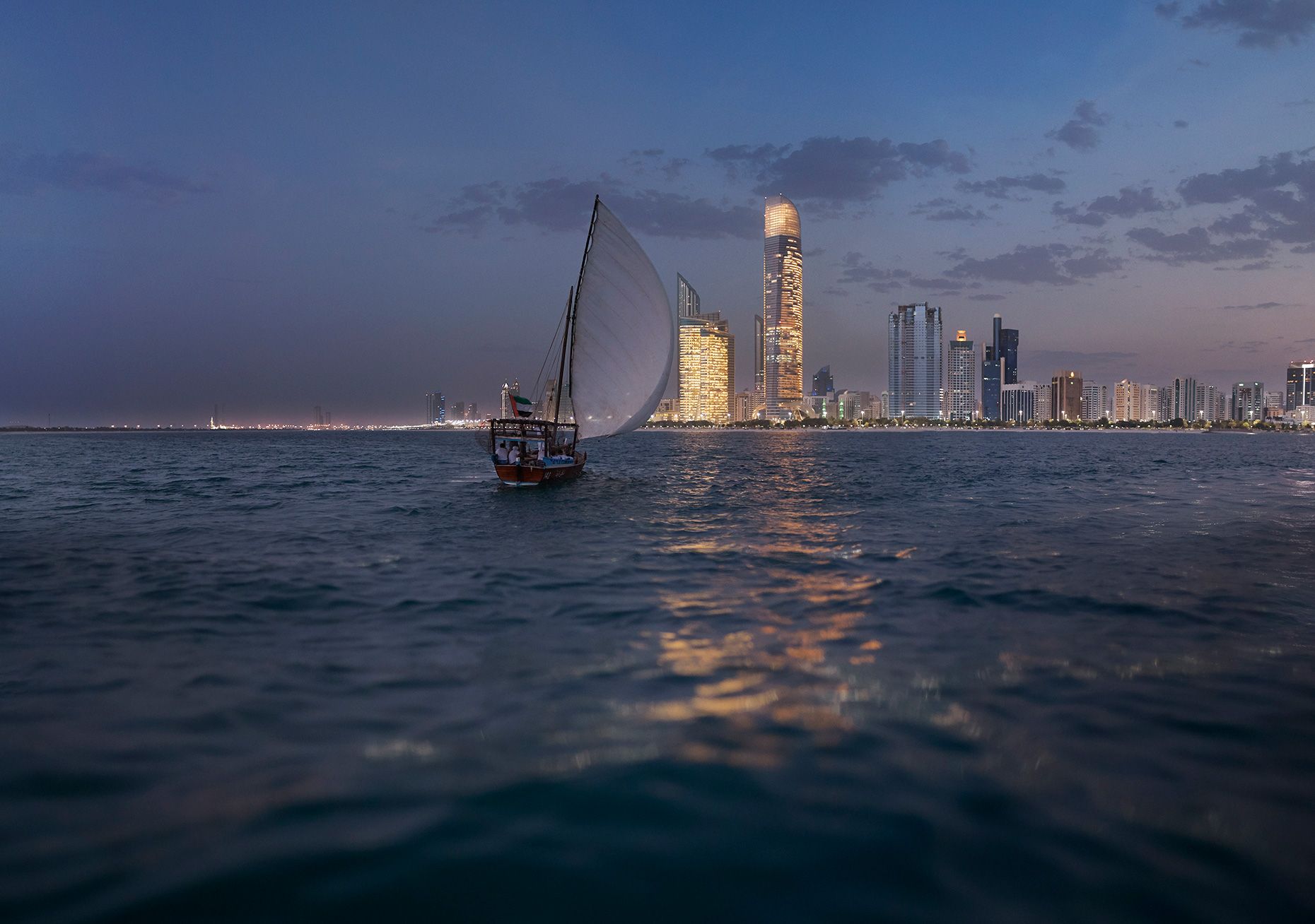 ABU_DHABI_SKYLINE_YACHT_WEBSITE