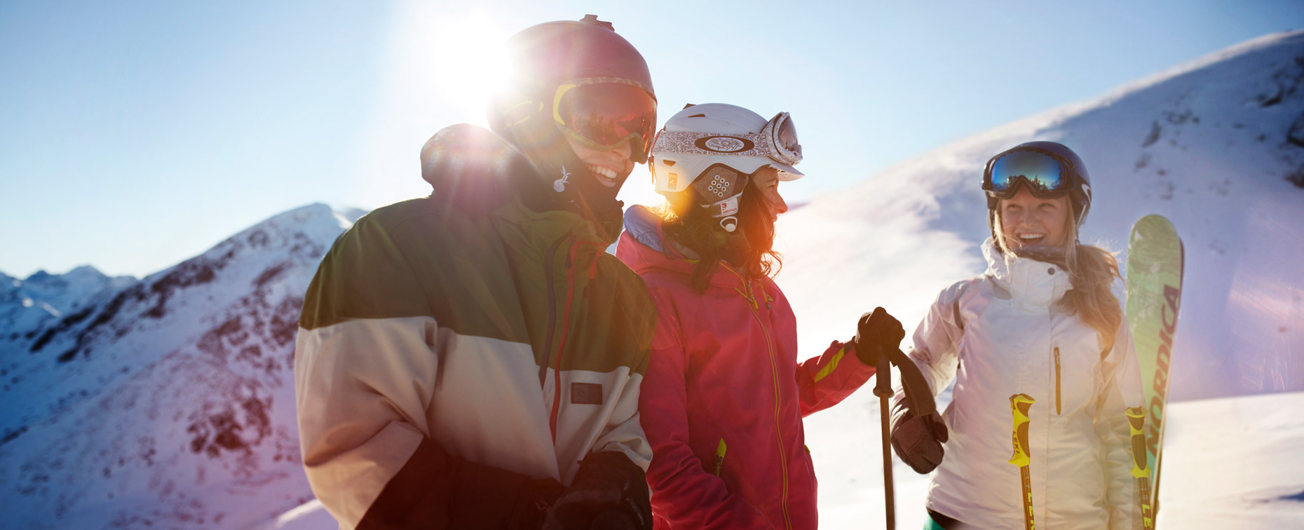 AIRNZ_QUEENSTOWN_SKIERS_5464x4096
